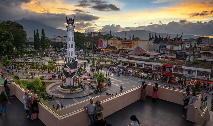 Menjelajah Keindahan Alam, Wisata, dan Budaya Sumatera Barat