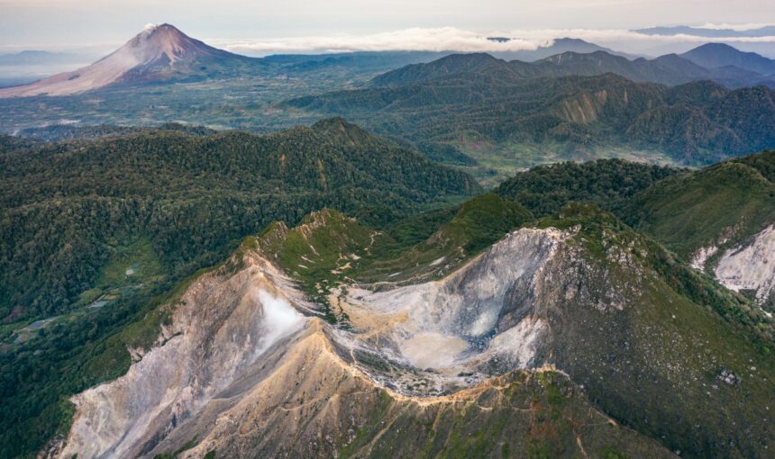 Gunung Sibayak, Destinasi Favorit Para Pendaki Pemula dan Pecinta Alam