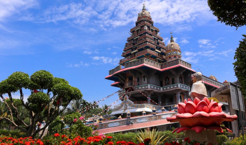 Menyusuri Keindahan Spiritual di Graha Bunda Maria Annai Velangkanni, Medan